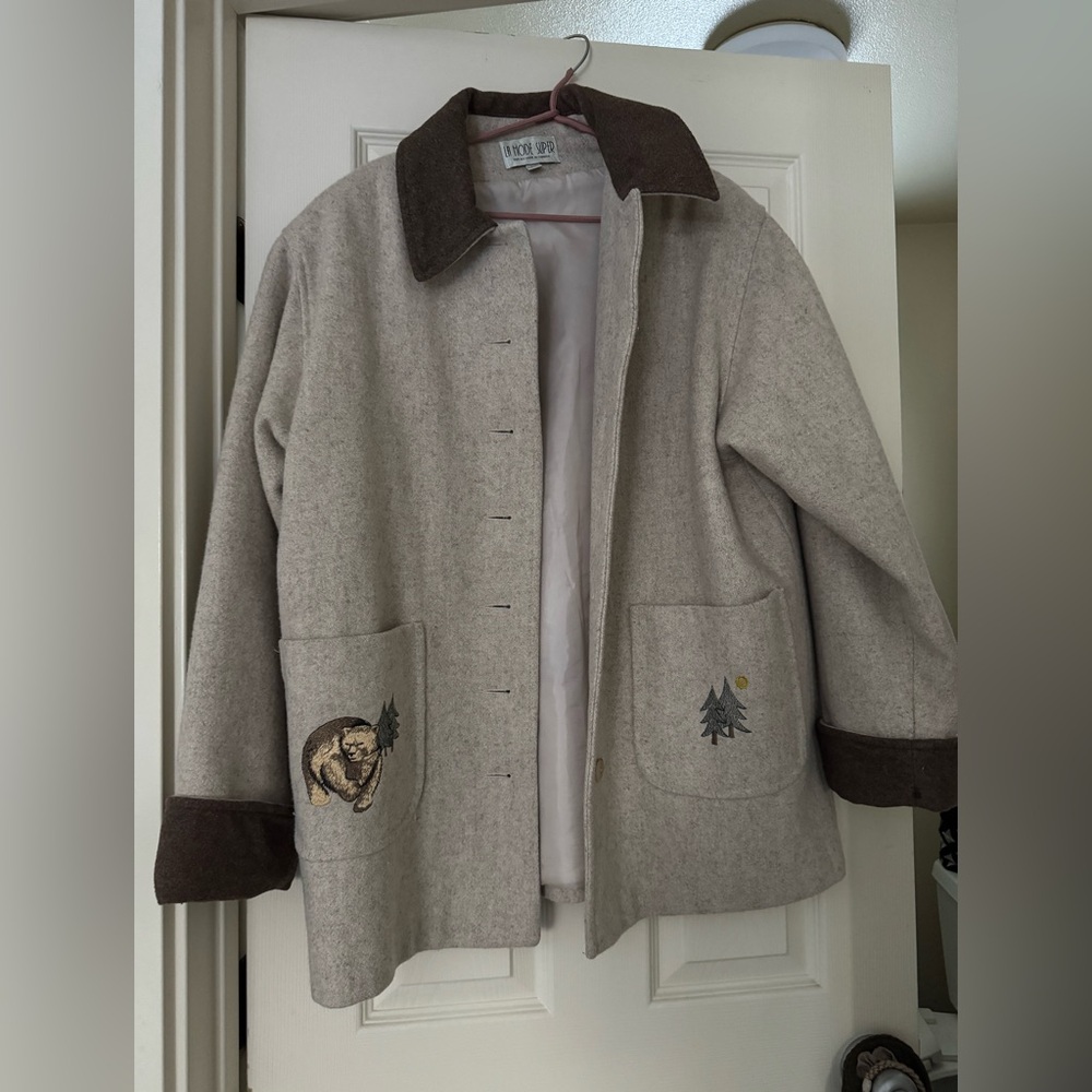 Vintage Gray Wool Jacket with Bear and Tree Embroidery